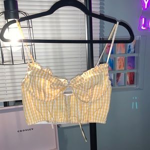 Cute summer crop top💛🐝🌻